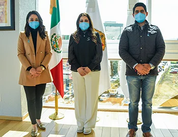 Reunión institucional entre la presidenta de la Comisión de Derechos Humanos del Estado de México, Myrna Araceli García Morón, y el alcalde electo de Temascalcingo, José Luis Espinoza Navarrete, para fortalecer los derechos humanos en el ámbito municipal.