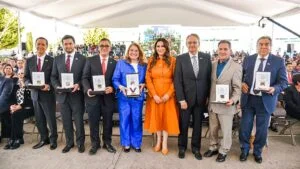 En el 30 aniversario de la Comisión de Derechos Humanos del Estado de México (CODHEM), la presidenta Myrna Araceli García Morón refrendó el compromiso para generar alianzas estratégicas y la disposición de avanzar en trayectorias no solo paralelas, sino en una profunda interconexión comprensión y auxilio mutuo, para tutelar los derechos humanos.