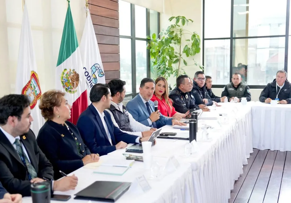 Reunión interinstitucional con representantes de diversas dependencias para fortalecer acciones de coordinación y atención a la ciudadanía.